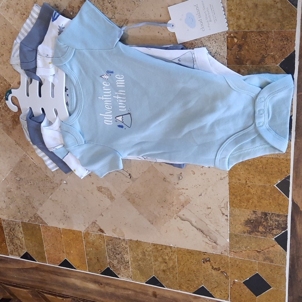 NWT 0-3 Baby onsies